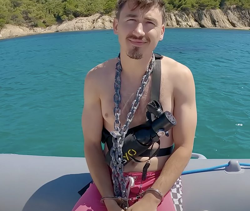 Découvrez la bouteille OXSEA dans la dernière vidéo de Charles et Mélanie sur YouTube ! 